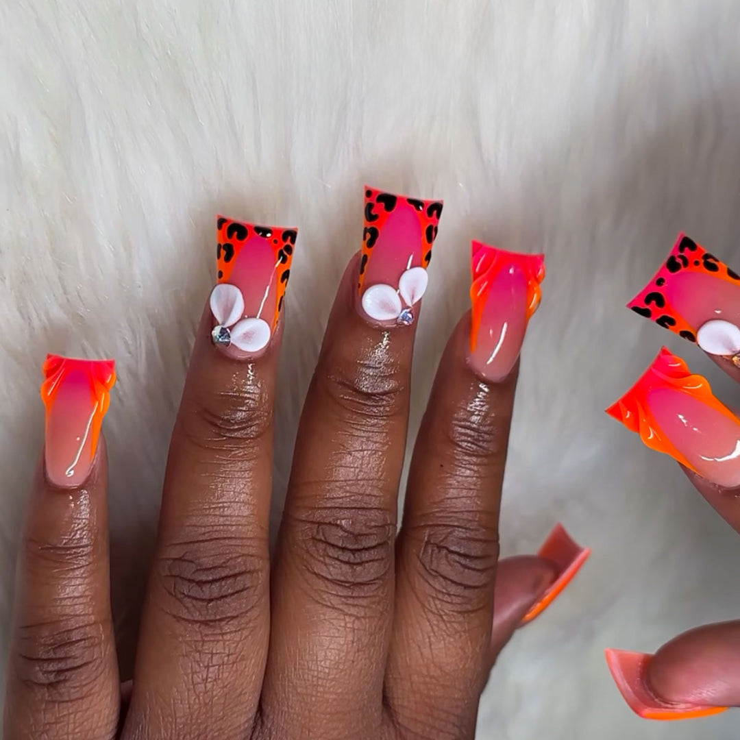 Artistic Floral Press-On Nails Bowlift