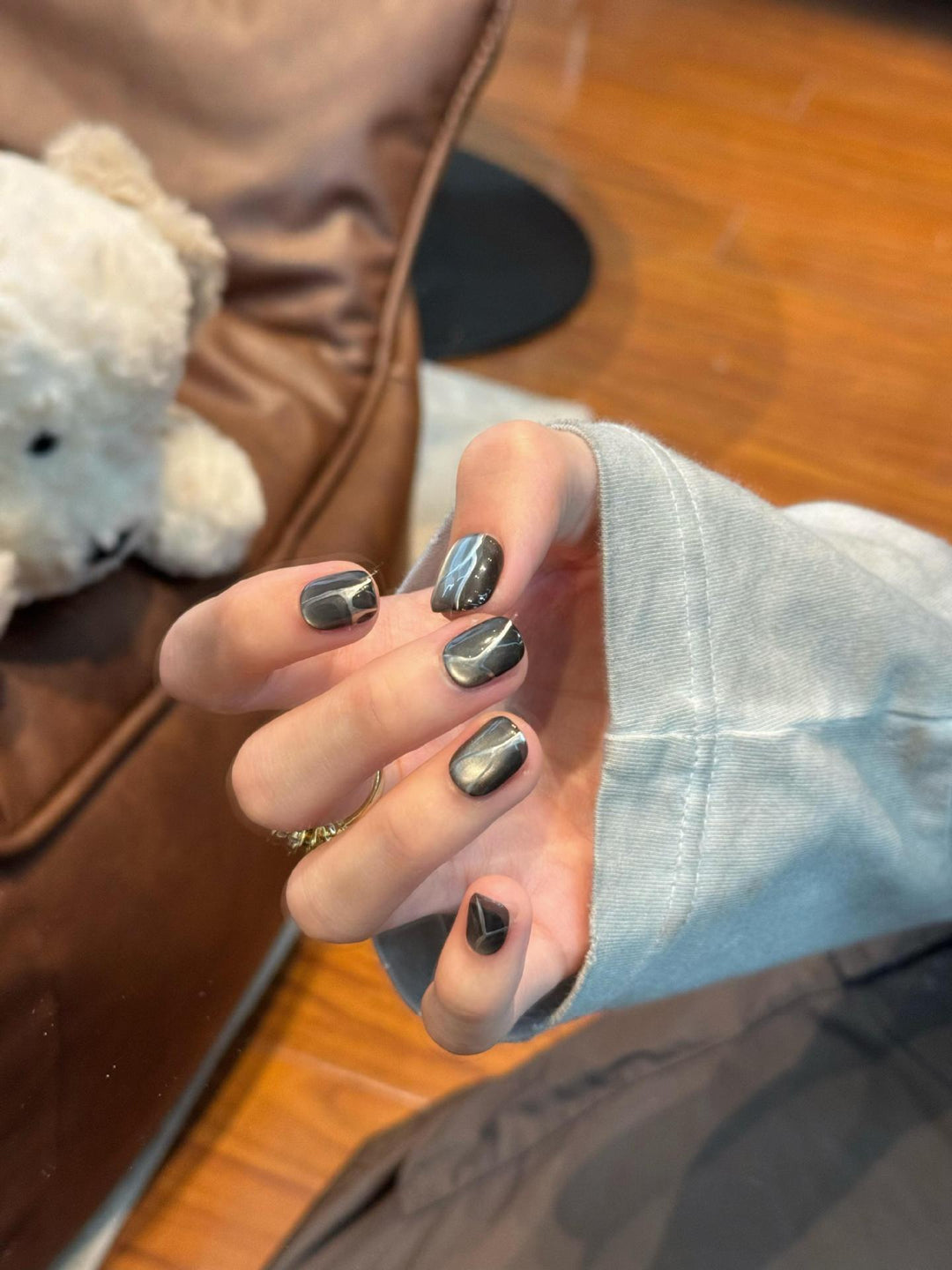 Acrylic Nail Set with Modern Geometric Design Bowlift