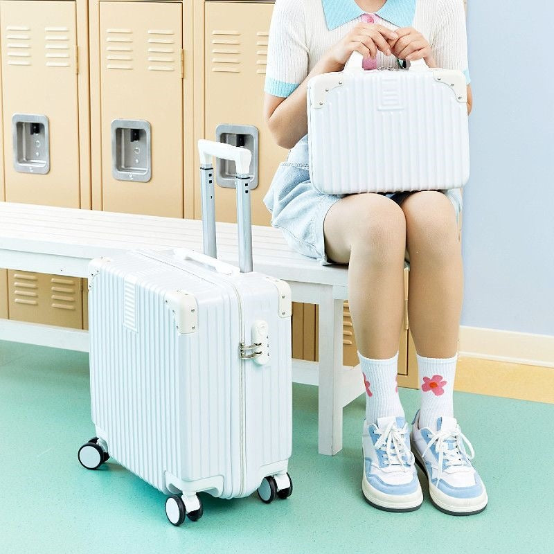 Robust Hard Shell Suitcase in Modern Design Bowlift
