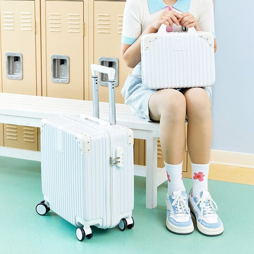 Robust Hard Shell Suitcase in Modern Design Bowlift