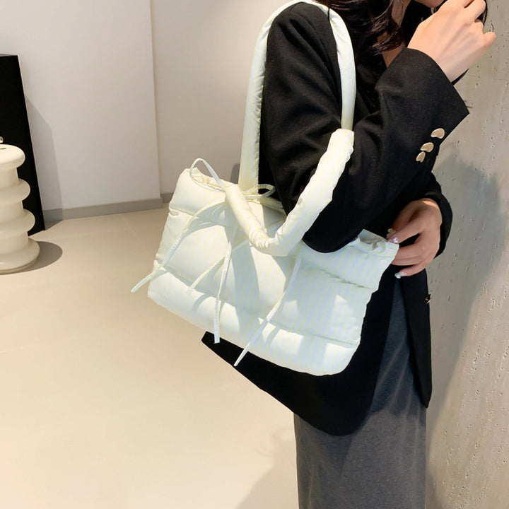 Fashionable quilted tote bag Bowlift