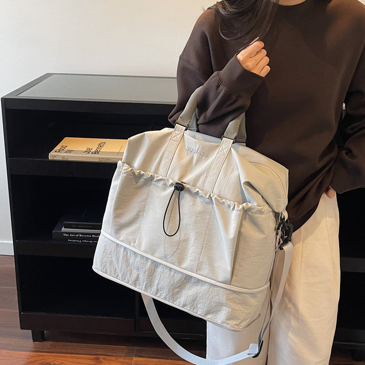 Versatile Multi-Compartment Travel Weekender Duffle Bowlift