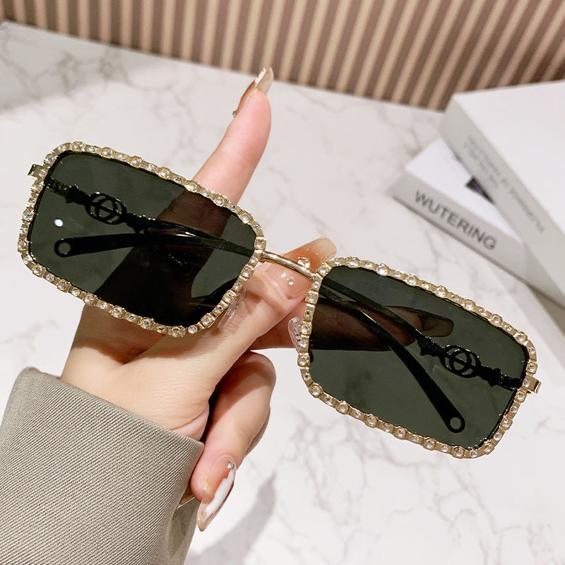 Women's elegant square sunglasses with luxurious rhinestone frame Bowlift