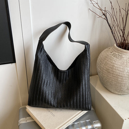 Textured Handbag Bowlift