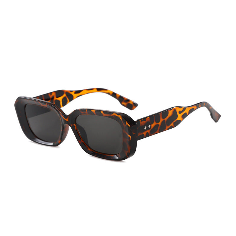 Women's Fashion Oversized Sunglasses with High-Quality Plastic Frame Bowlift