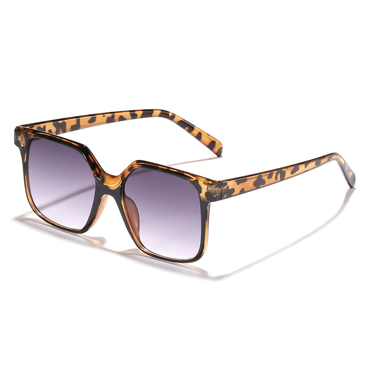 Women's stylish sunglasses in trendy leopard print Bowlift