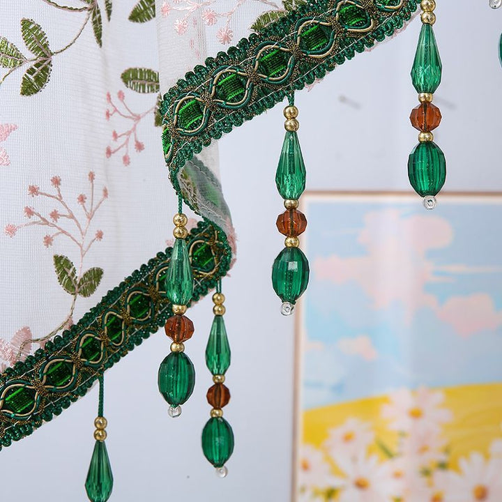 Elegant and Eye-catching Trimming with Glass Crystals Bowlift