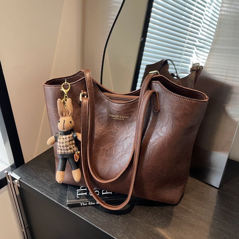 Luxe Leather Tote Bowlift