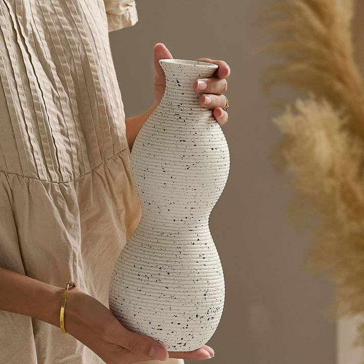 Elegant and Artistic Ceramic Vase Bowlift