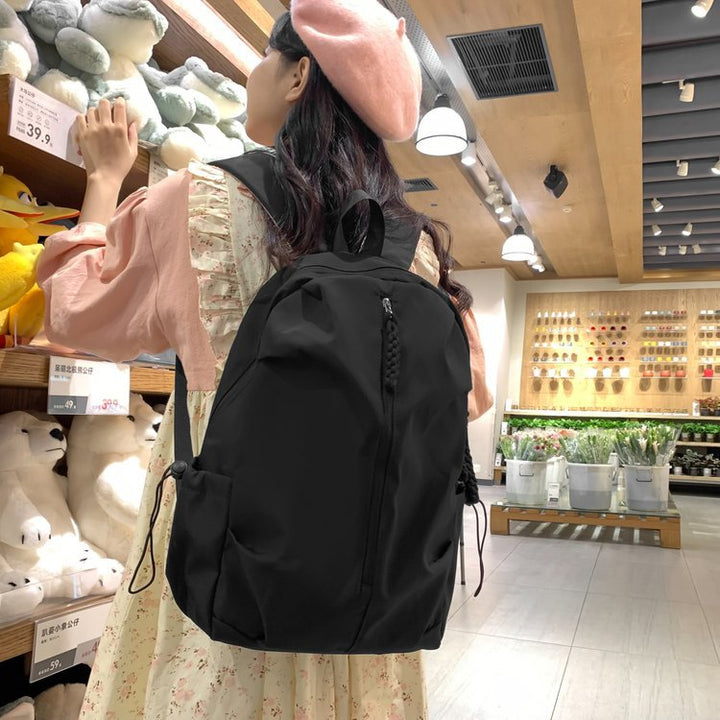 Leisure backpack with innovative storage Bowlift