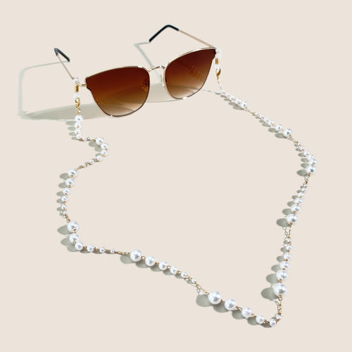 Fashionable cat-eye sunglasses with pearl holder Bowlift