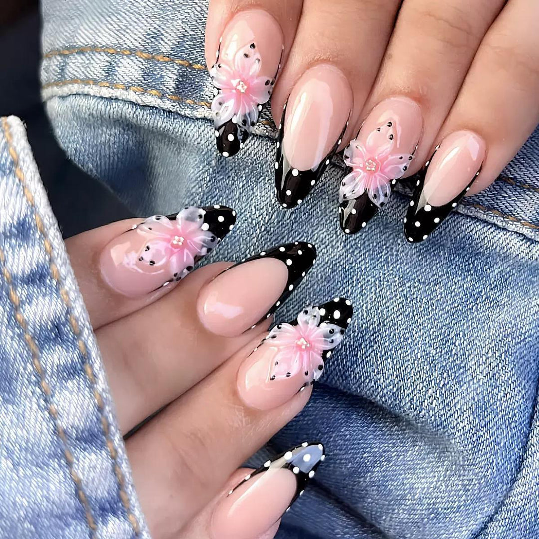 Artistic Press-On Nail Set with Floral Design Bowlift