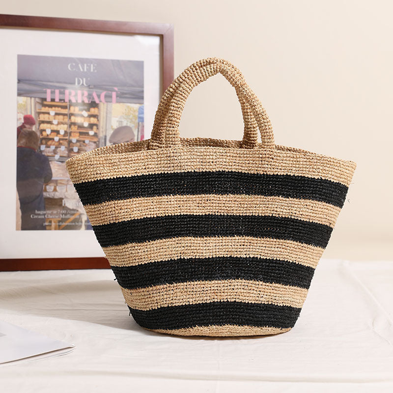 Braided beach bag with modern striped pattern Bowlift