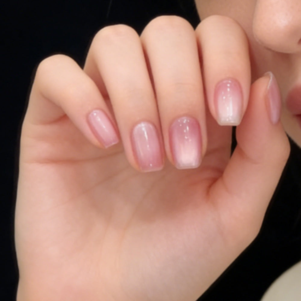 Artificial nails with elegant ombre effect Bowlift