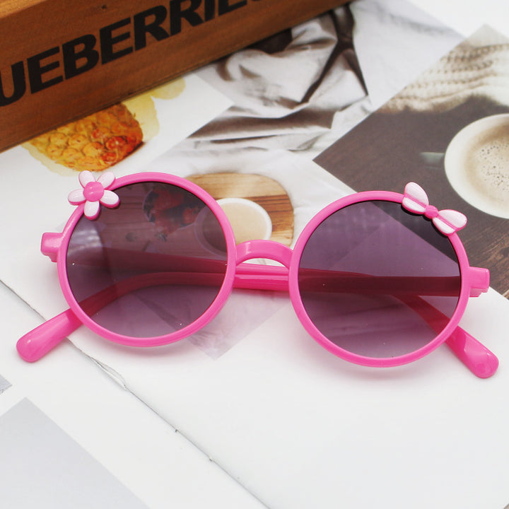 Ladies sunglasses with playful floral accents Bowlift