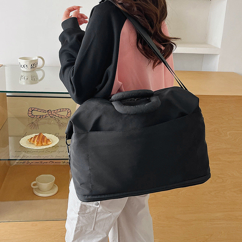 Spacious Multi-Functional Travel Bag