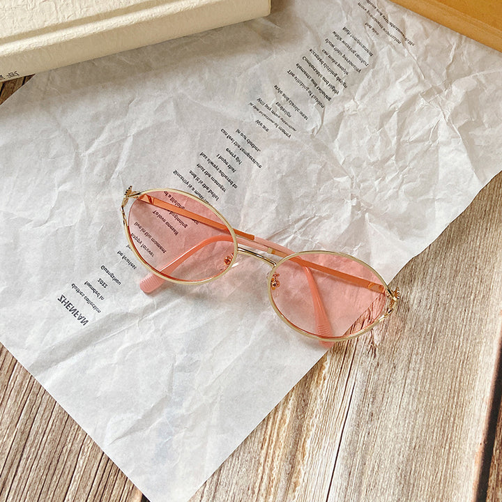 Round Sunglasses with Golden Accents Bowlift