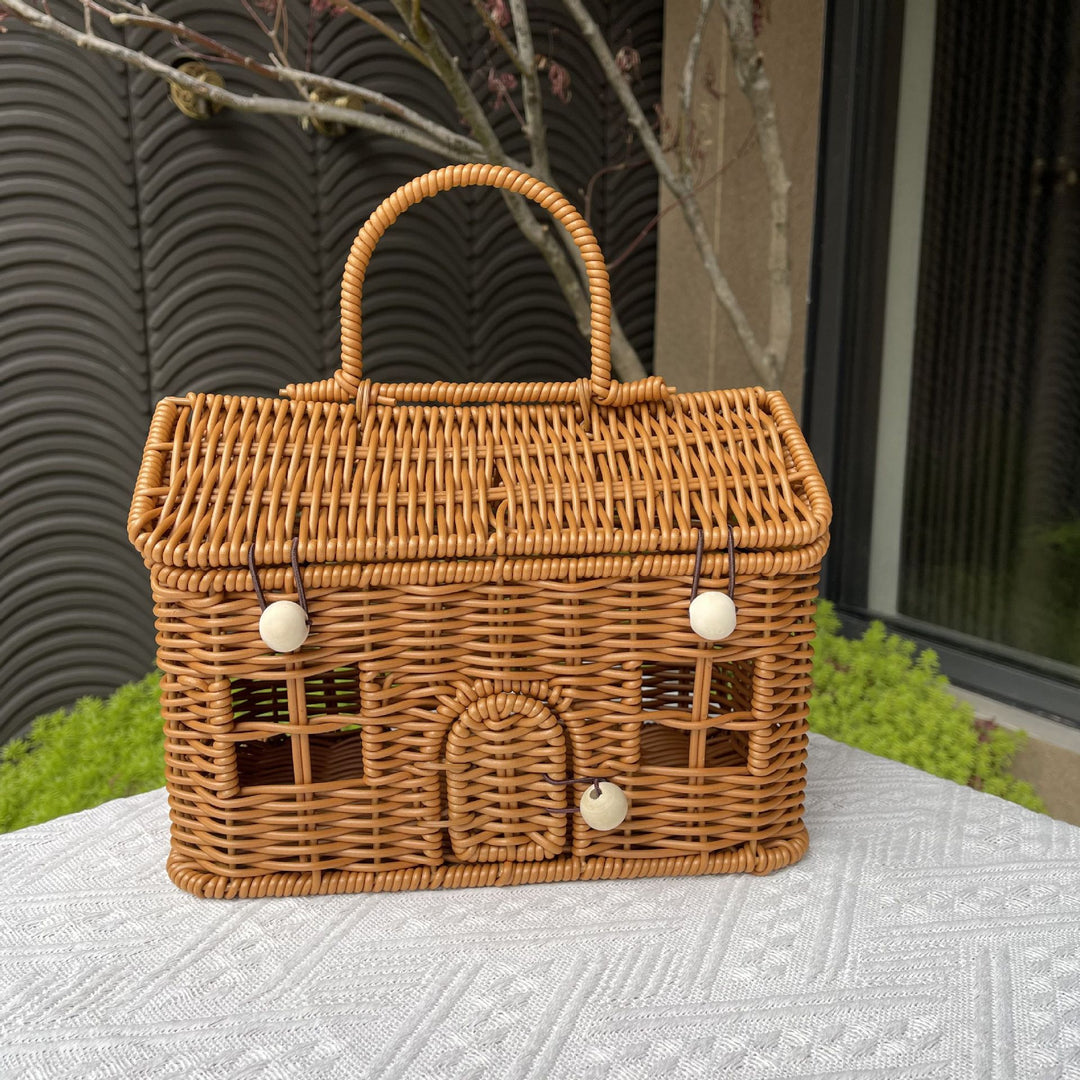 Women's stylish braided basket with rounded roof Bowlift