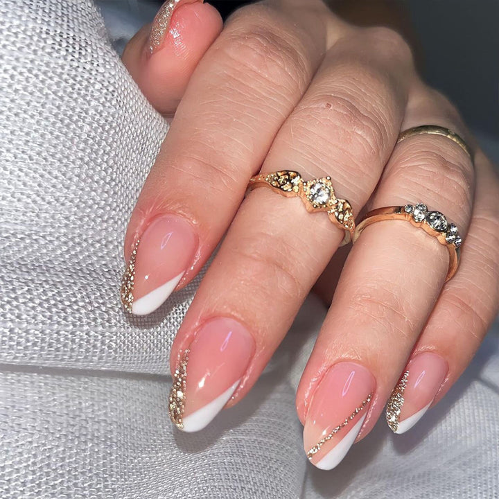 Glamorous Glittery Stiletto Press-On Nails Bowlift