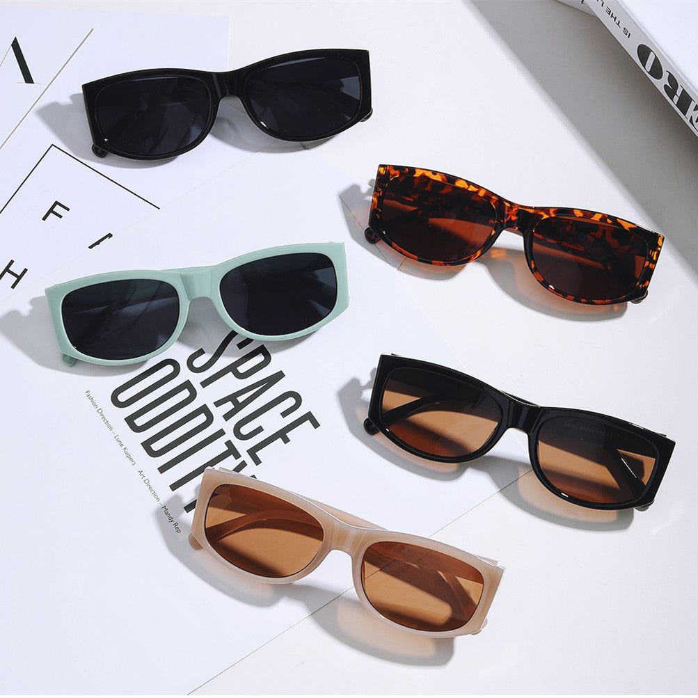 Ladies stylish sunglasses with modern transparent frame Bowlift