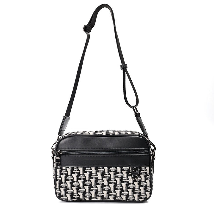 Elegant shoulder bag with structured design Bowlift