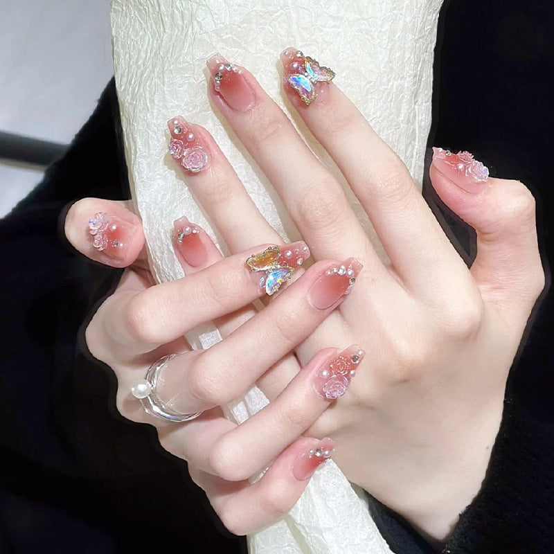 Artificial nails with heart design Bowlift