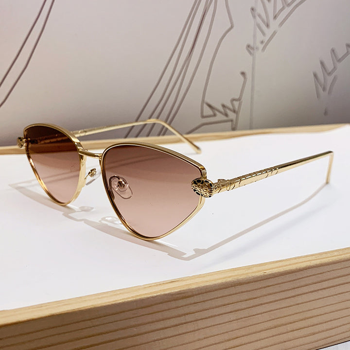 Ladies Designer Sunglasses with Chic Cat Eye Design and Luxurious Frame Bowlift