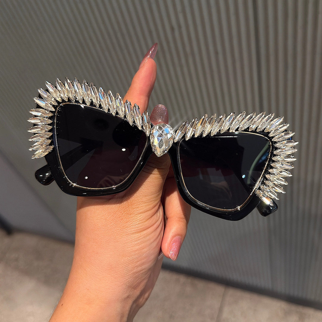 Women extravagant Cat-Eye sunglasses with sparkling crystal tips Bowlift