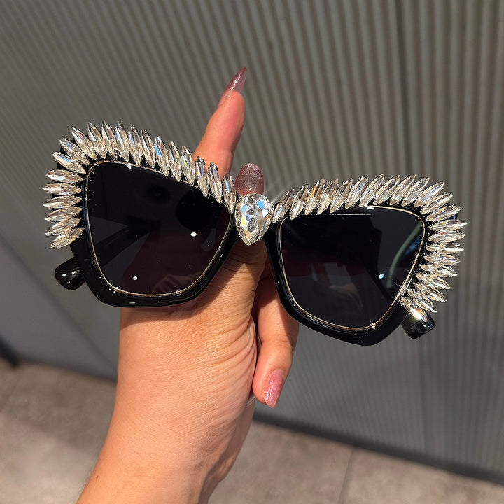 Women extravagant Cat-Eye sunglasses with sparkling crystal tips Bowlift