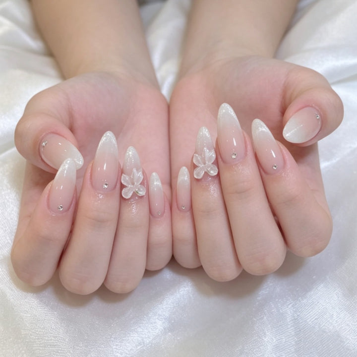 Artificial nails with elegant tip decoration Bowlift
