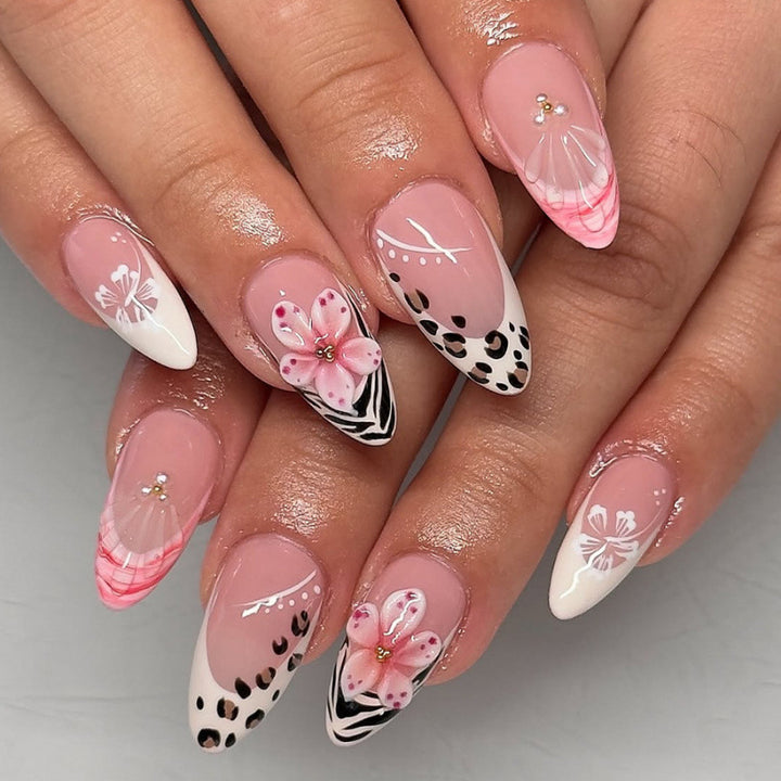 Artificial nail set with floral decorations and elegant patterns Bowlift