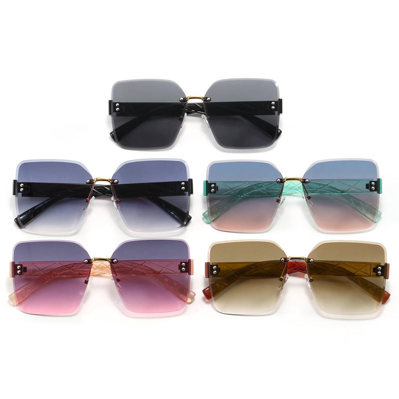 Women oversized square sunglasses with fashionable decor Bowlift
