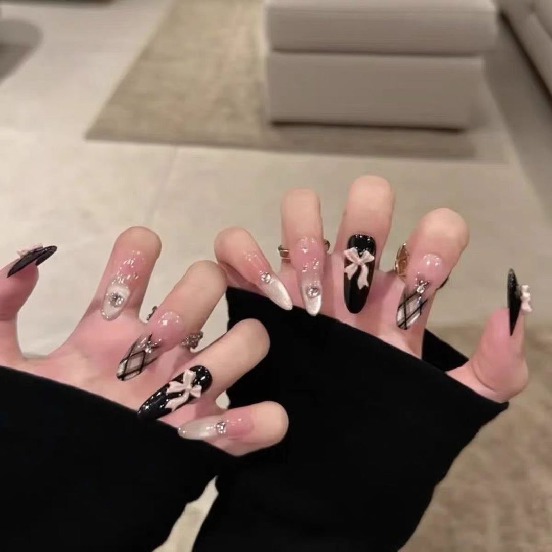 Artificial Nails in Stylish Ombre Design Bowlift