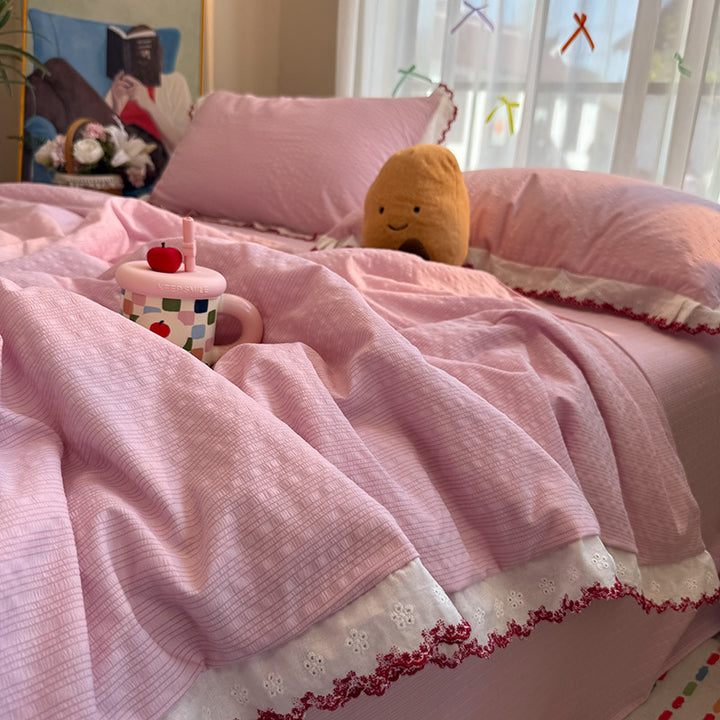 Women's bedspread with elegant lace embellishments and fine cotton surface Bowlift