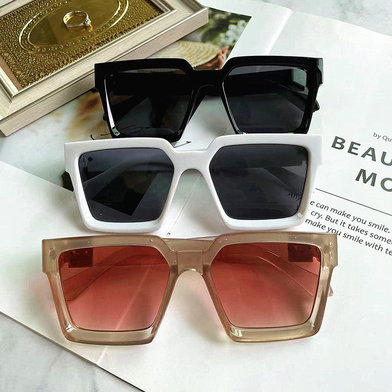 Trendy Oversized Sunglasses Bowlift