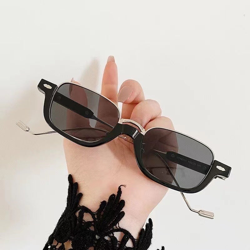 Fashionable Rectangular Glasses Bowlift