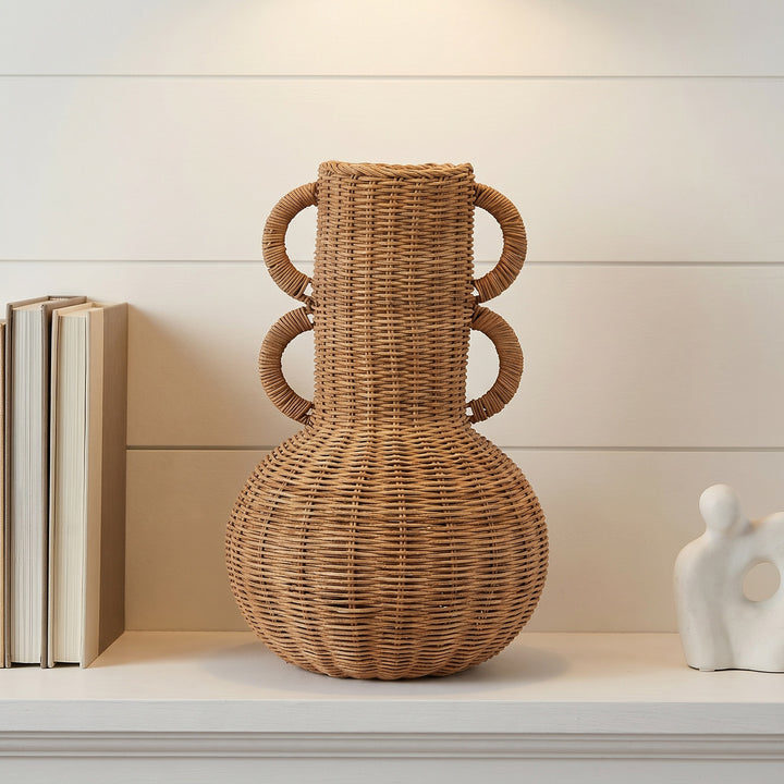 Handcrafted decorative vase with modern design Bowlift