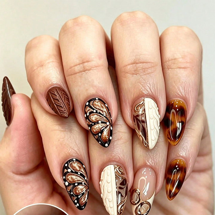 Deluxe artificial nails in elegant Baroque style Bowlift