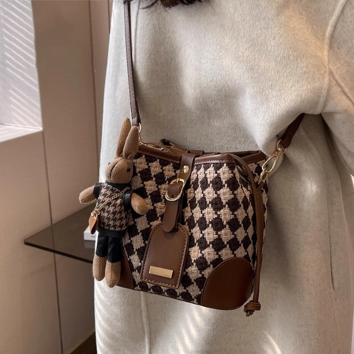 Chic Bucket Bag Bowlift