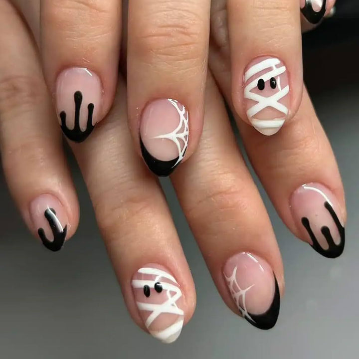 Creative nail art set with Halloween motifs Bowlift