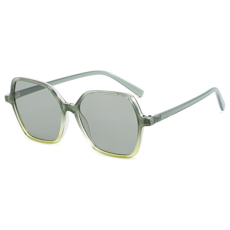Women's oversized sunglasses with modern, transparent frame Bowlift