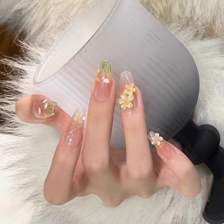 Artificial nails with floral patterns Bowlift