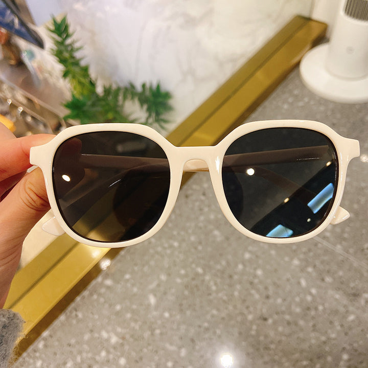 Fashionable Oversized Sunglasses with Square Frame Bowlift