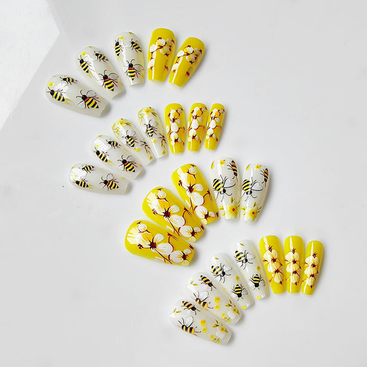 Artificial nails with bee and flower design Bowlift