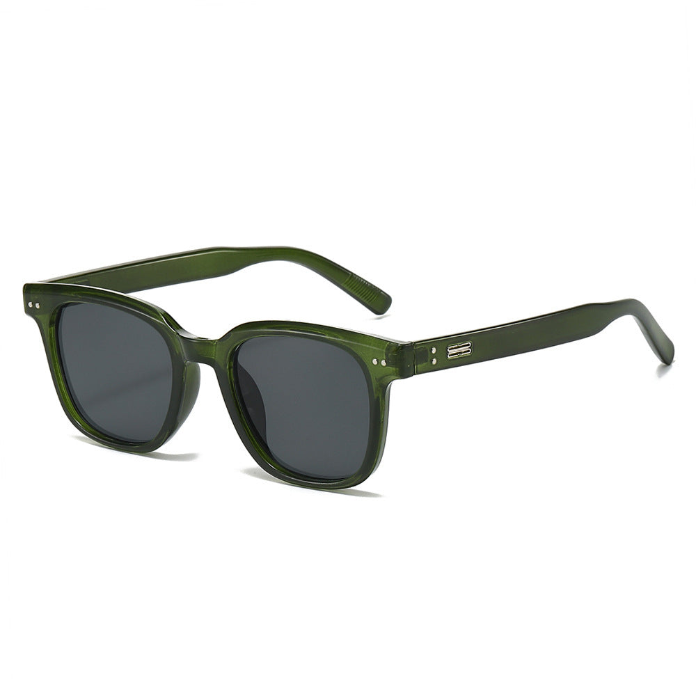 Retro-Inspired Statement Eyewear Bowlift
