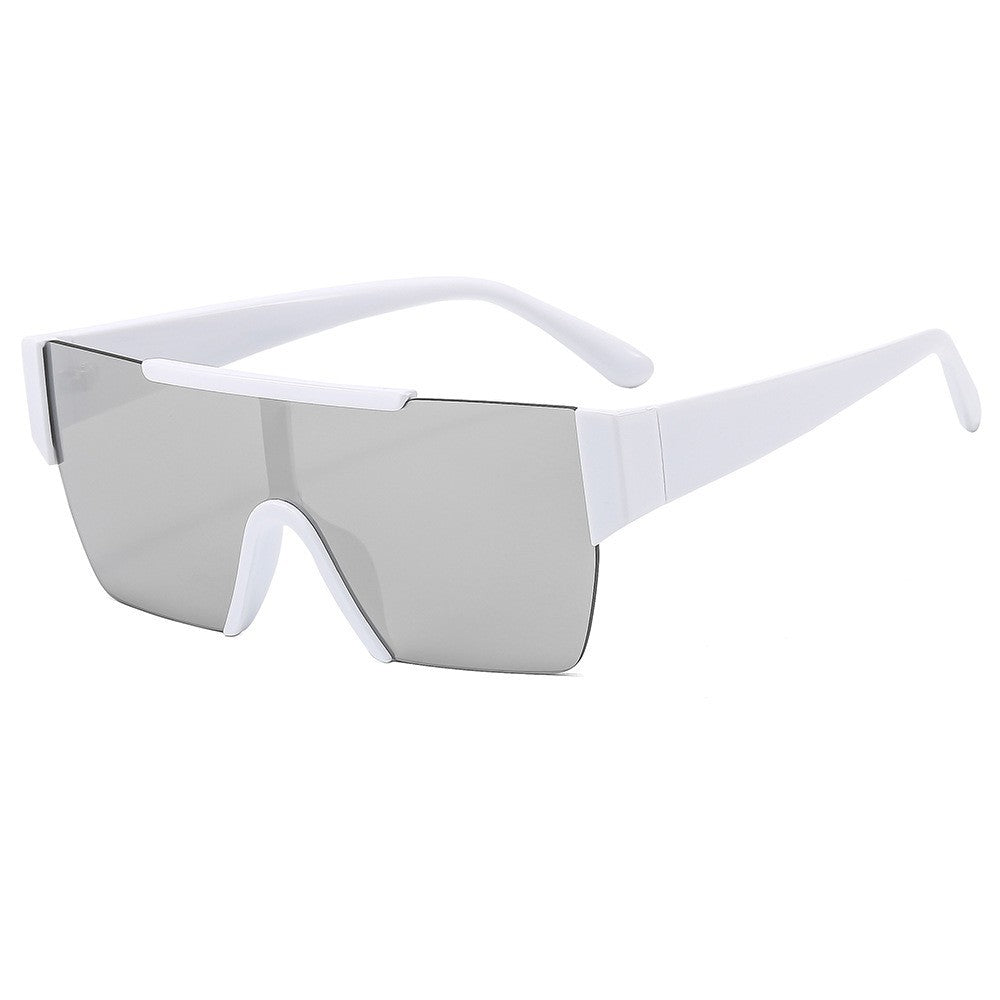 Ladies Sporty Oversized Sunglasses with Modern Protective Frame Bowlift