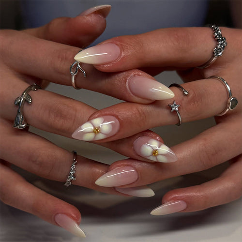 Artificial nail set with delicate floral pattern Bowlift