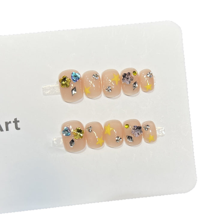 Decorative Press-On Nail Art Set with Sparkling Accents Bowlift