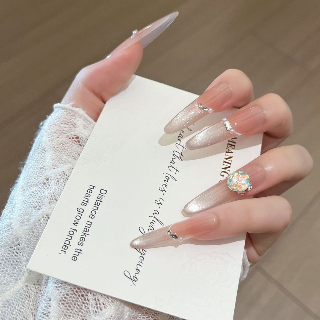 Glamorous Press-On Nail Set Bowlift