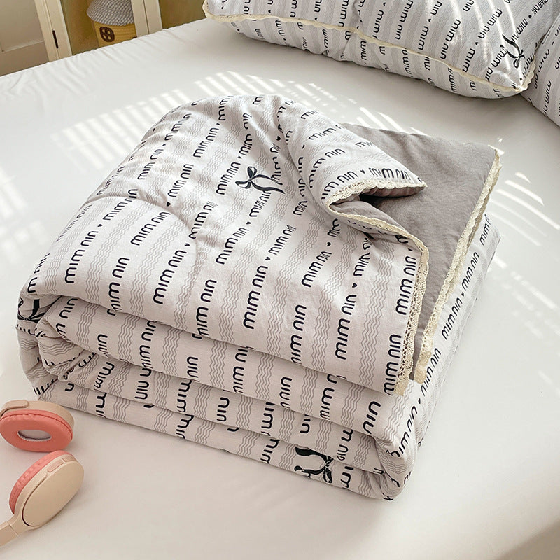 Ladies comfort duvet with delicate floral pattern and high-quality filling Bowlift